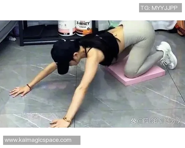 使用哑铃有效减掉手臂拜拜肉的最佳训练方法与技巧分享